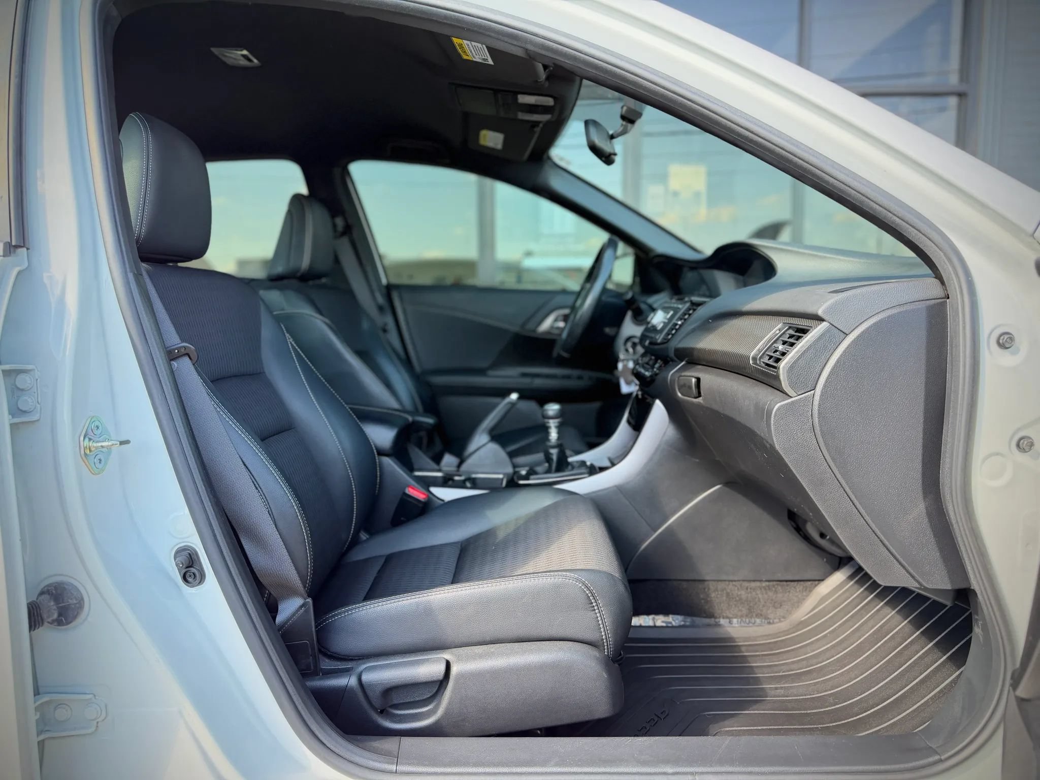 Used 2017 Honda Accord Sport image 16