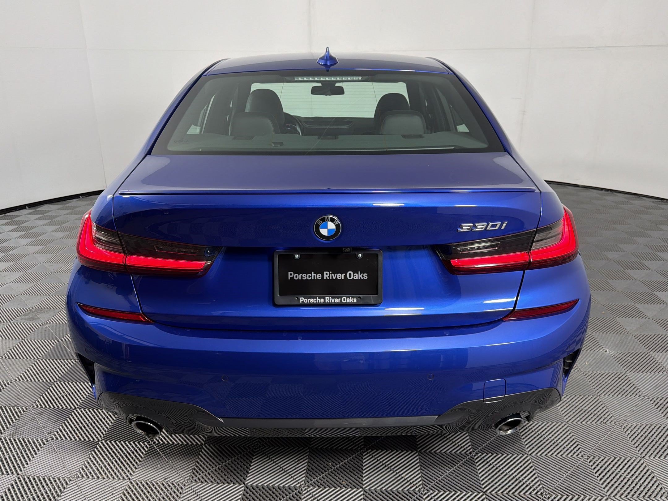 Used 2022 BMW 330i Sedan w/ M Sport Package RWD image 10