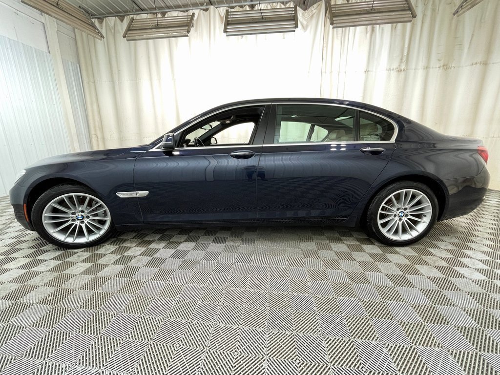 Used 2015 BMW 750Li xDrive image 20