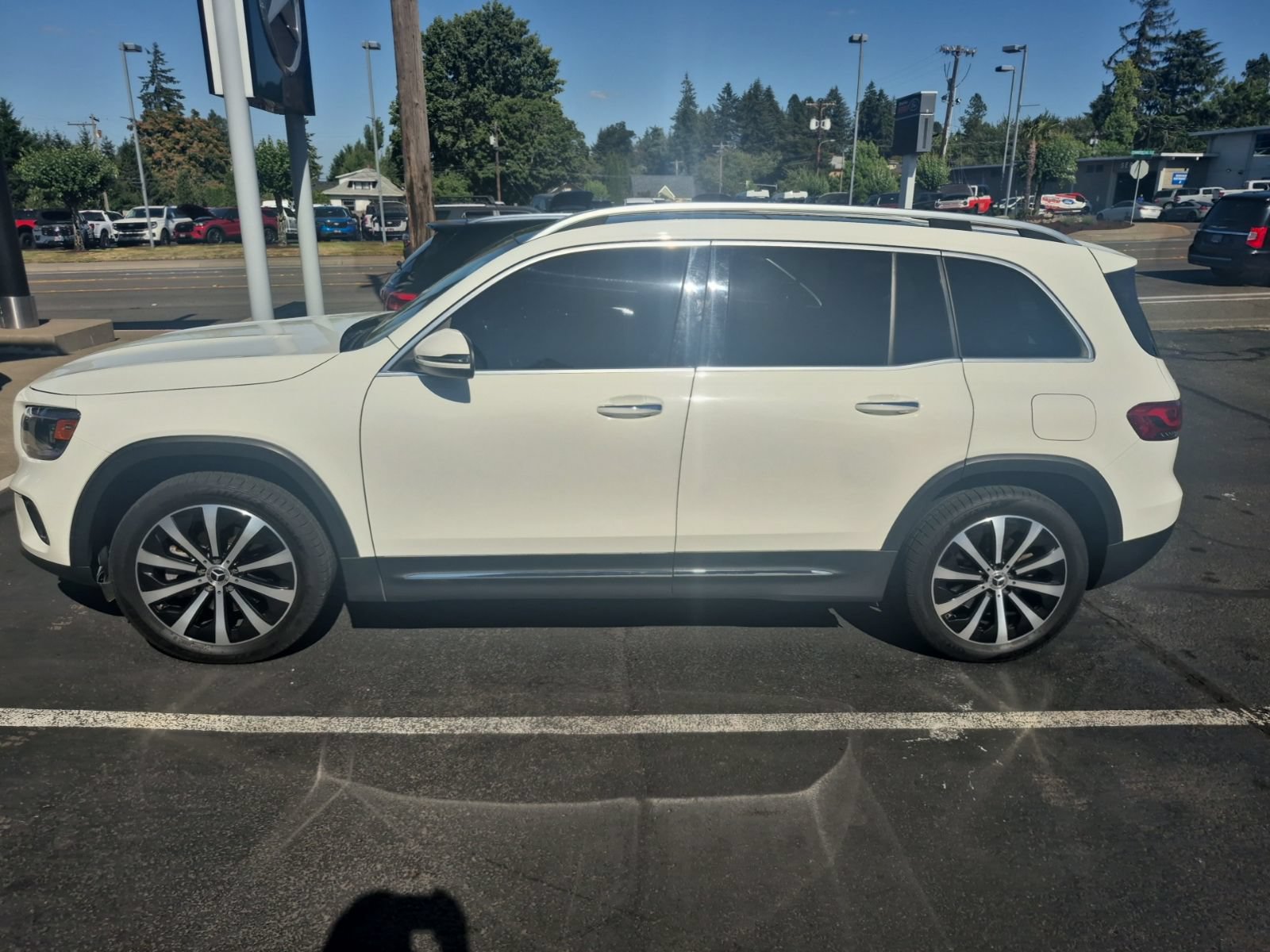 Certified 2021 Mercedes-Benz GLB 250 4MATIC image 2
