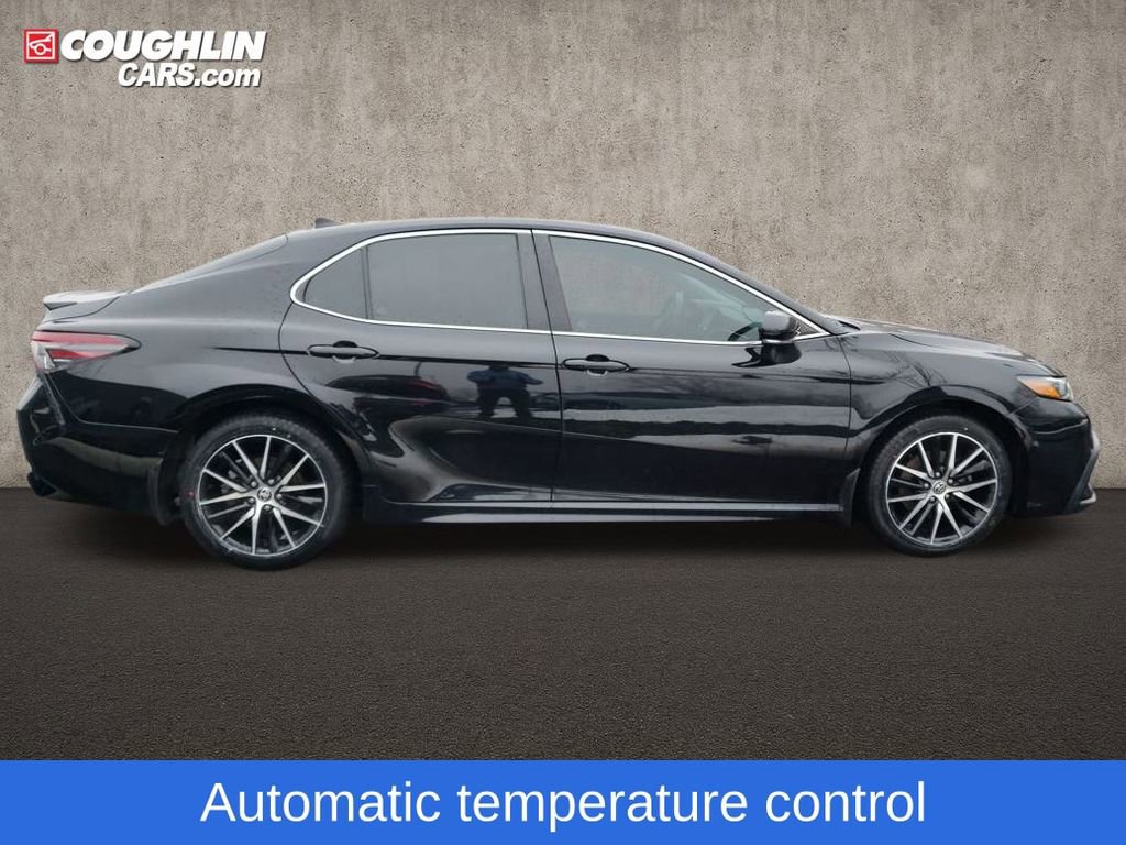 Used 2023 Toyota Camry SE image 9