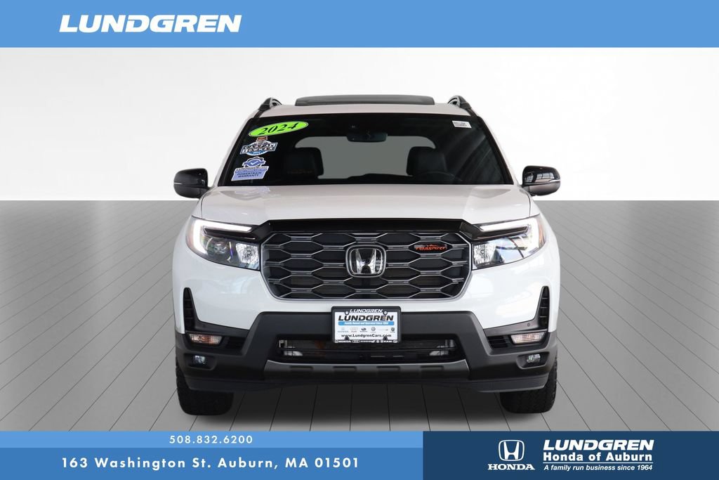 Used 2024 Honda Passport TrailSport image 2