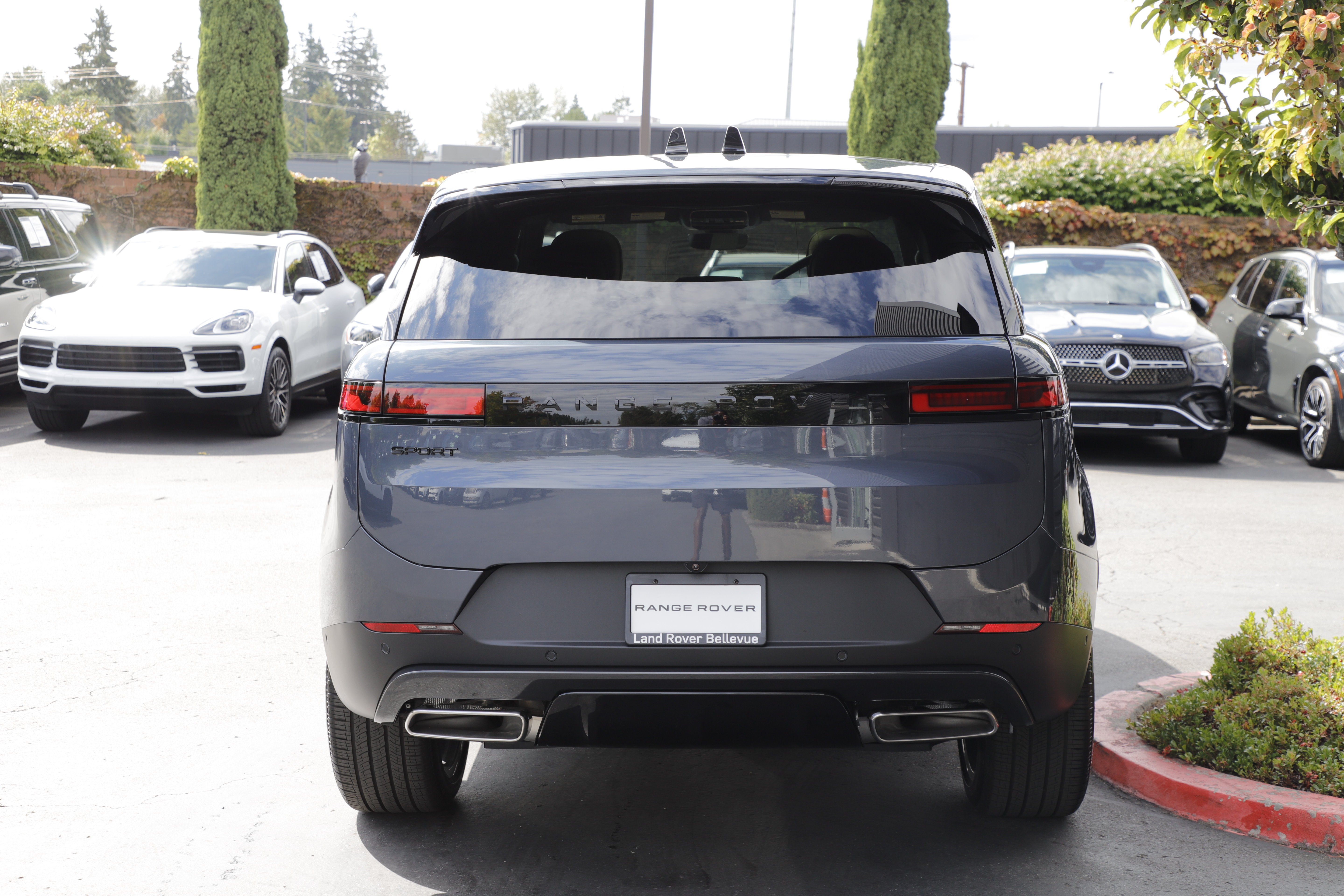 New 2026 Land Rover Range Rover Sport SE AWD/4WD image 5