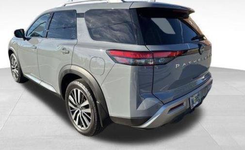 Used 2022 Nissan Pathfinder Platinum w/ Cargo Package image 16