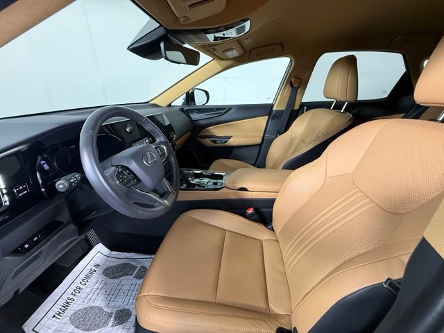 Used 2025 Lexus NX 250 FWD w/ Towing Package (2000 Lbs) image 17