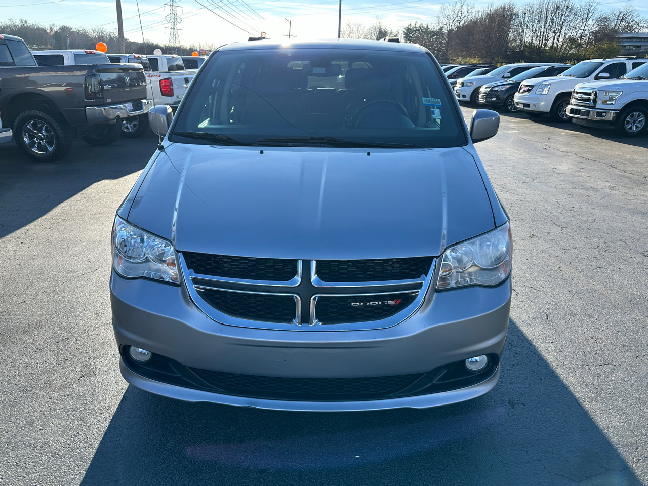 Used 2019 Dodge Grand Caravan SXT w/ Driver Convenience Group image 7