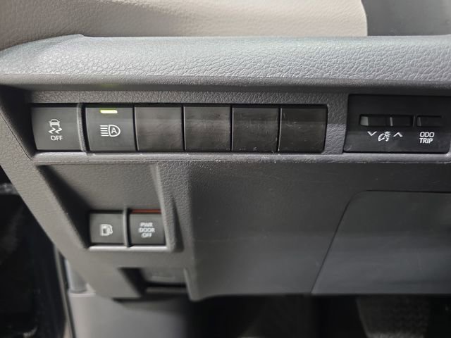 Certified 2024 Toyota Sienna XLE FWD image 24
