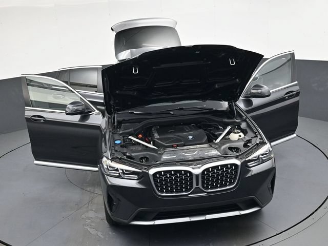 Used 2025 BMW X4 xDrive30i AWD/4WD image 45