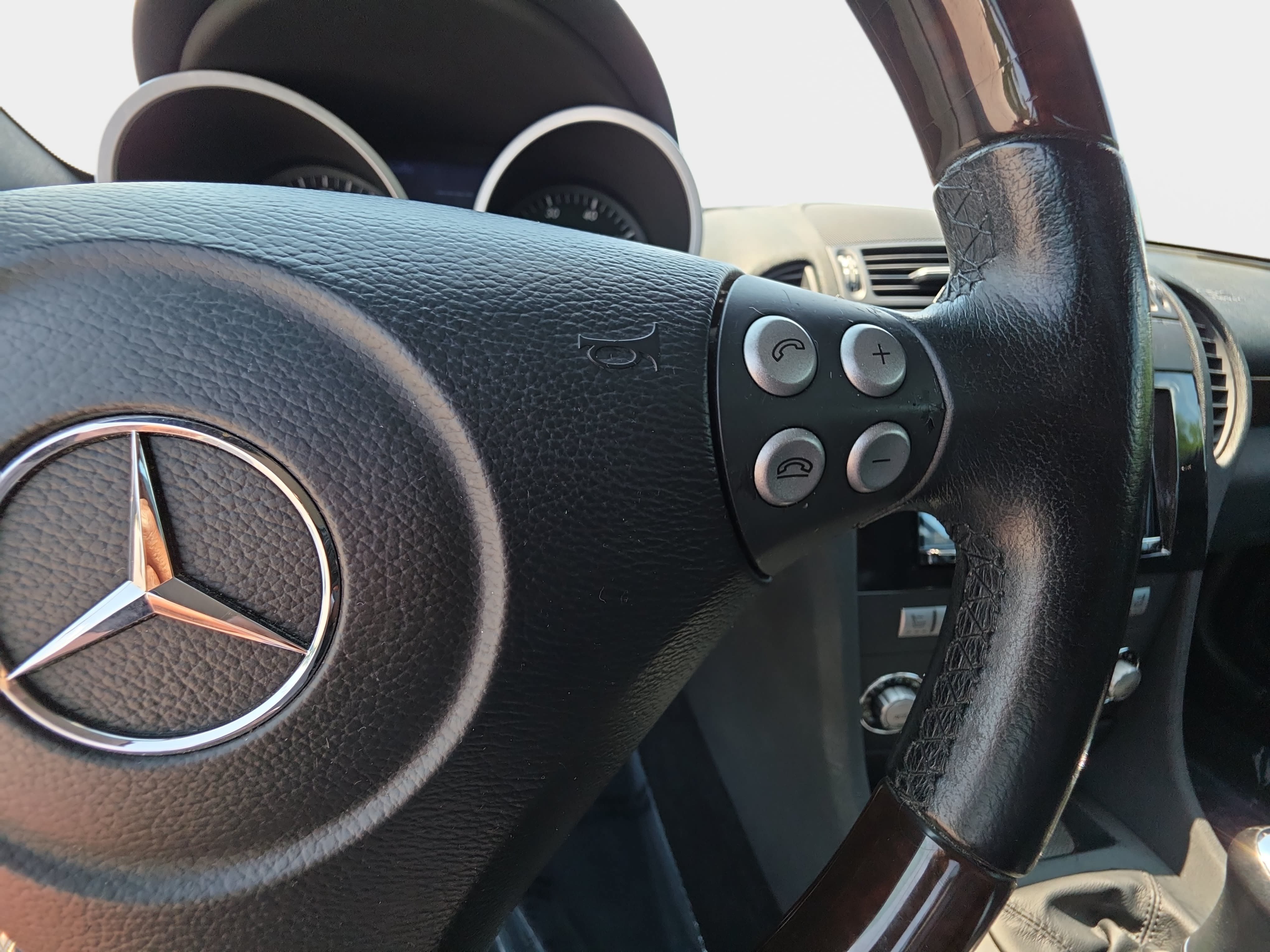 Used 2005 Mercedes-Benz SLK 350 image 15