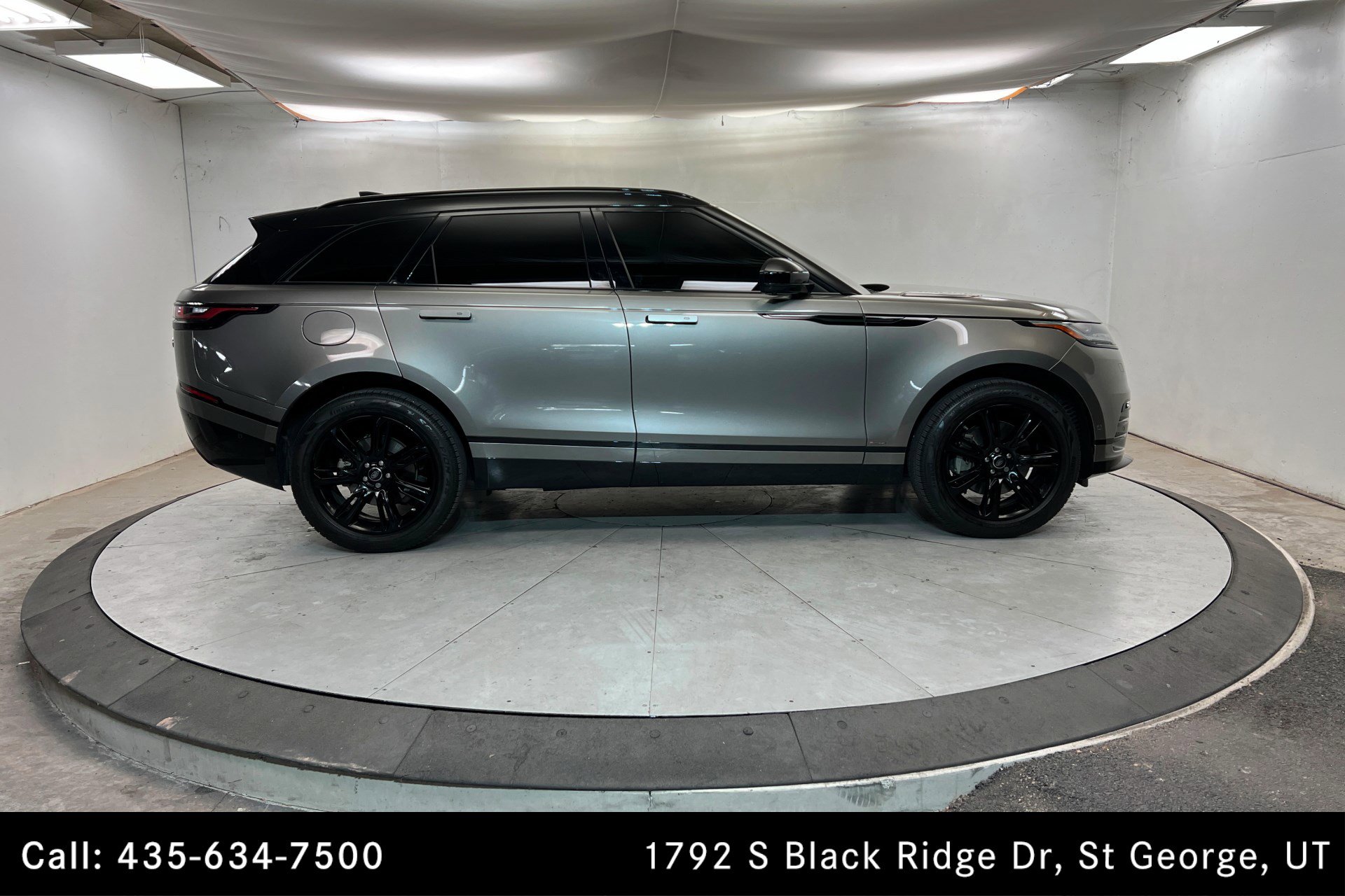 Used 2020 Land Rover Range Rover Velar R-Dynamic S image 6