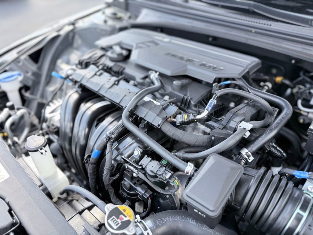 New 2025 Hyundai Elantra Limited image 42