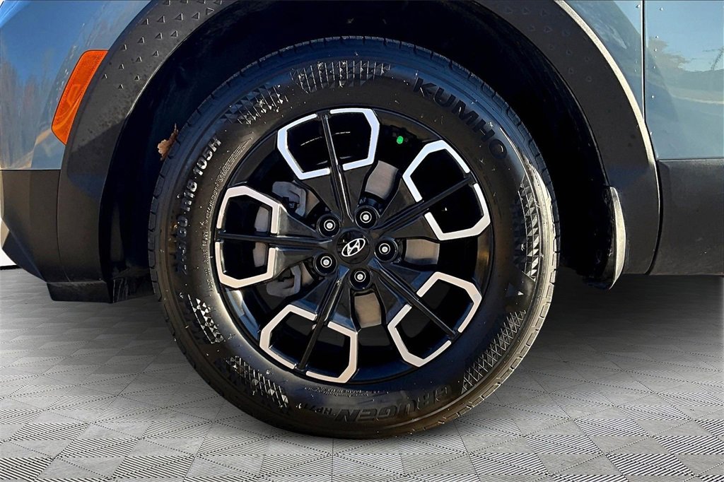 Used 2022 Hyundai Santa Cruz SEL image 9