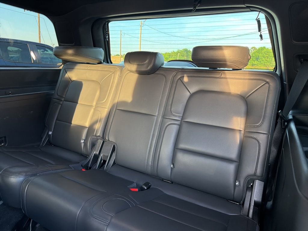 Used 2022 Lincoln Navigator Reserve AWD/4WD image 9