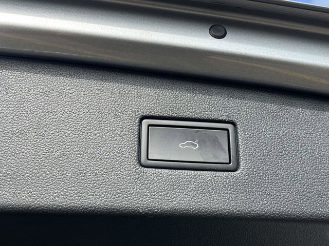 Used 2024 Volkswagen Tiguan SE image 22