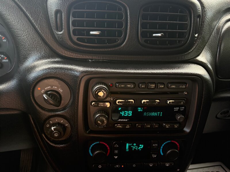 Used 2005 Chevrolet TrailBlazer LT AWD/4WD image 15