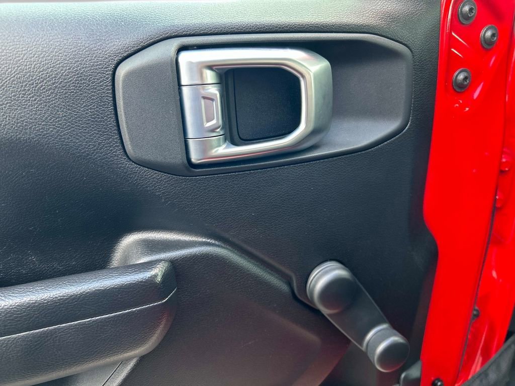 Used 2023 Jeep Wrangler Willys AWD/4WD image 16