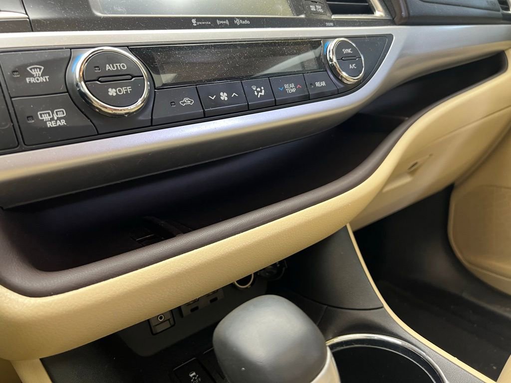 Used 2019 Toyota Highlander XLE image 13
