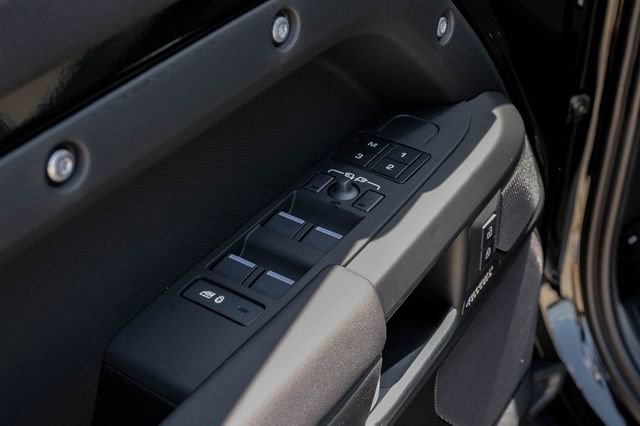 New 2026 Land Rover Defender 110 X-Dynamic SE AWD/4WD image 49