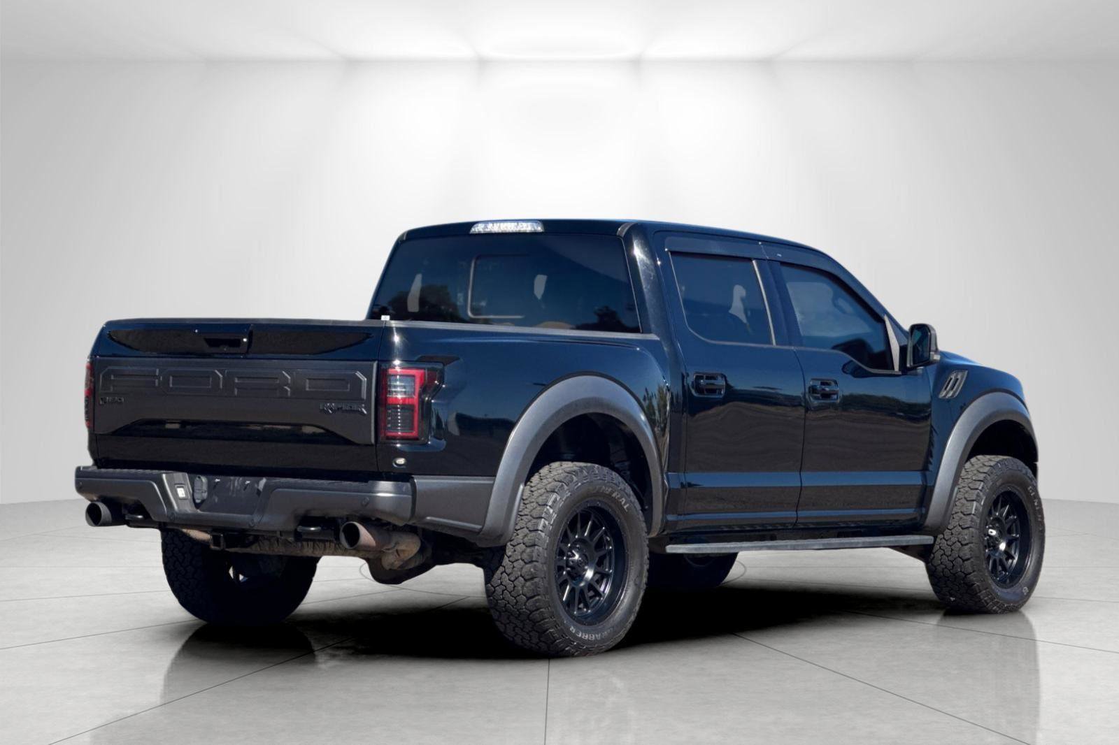 Used 2017 Ford F150 Raptor w/ Equipment Group 802A Luxury image 3