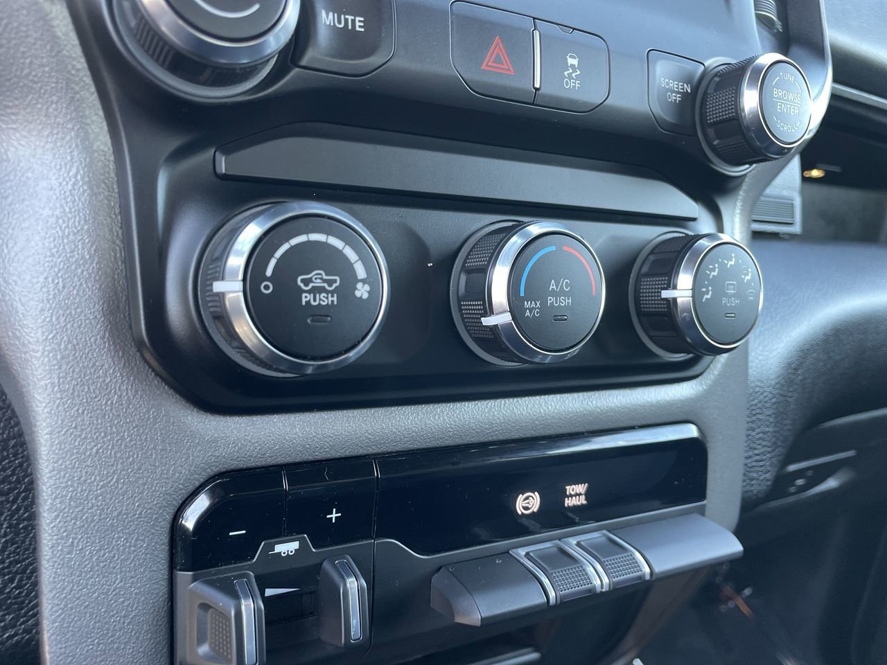 Used 2024 RAM 2500 Big Horn image 23