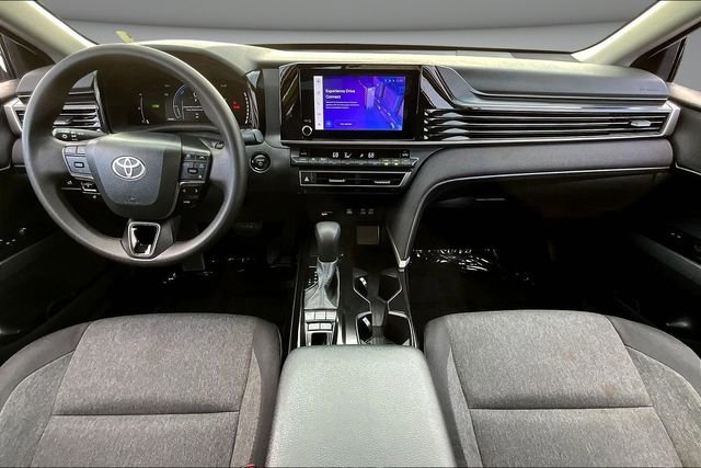 Used 2025 Toyota Camry LE image 7