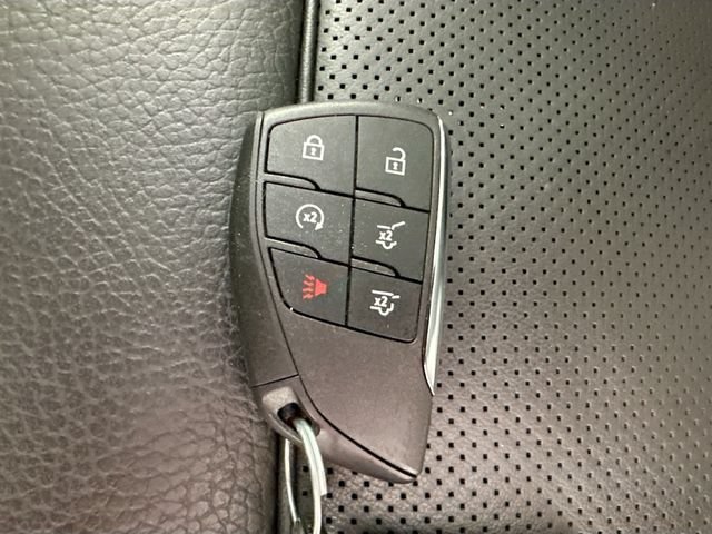 Used 2023 GMC Yukon Denali w/ Advanced Technology Package AWD/4WD image 16