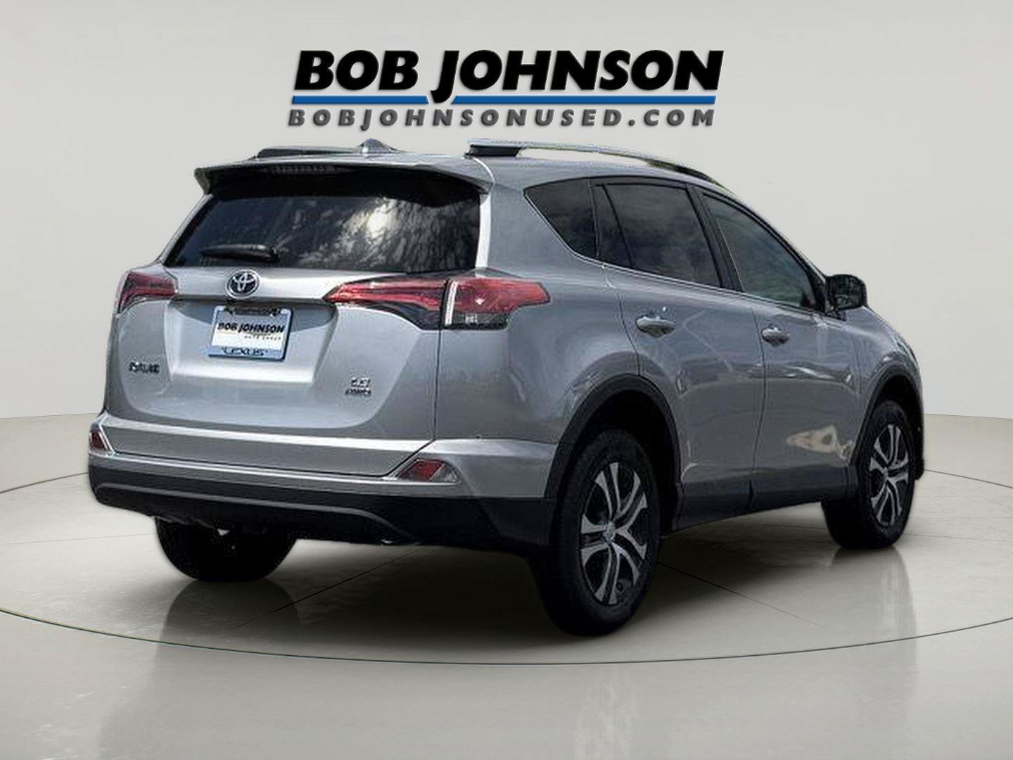 Used 2016 Toyota RAV4 LE AWD/4WD image 2