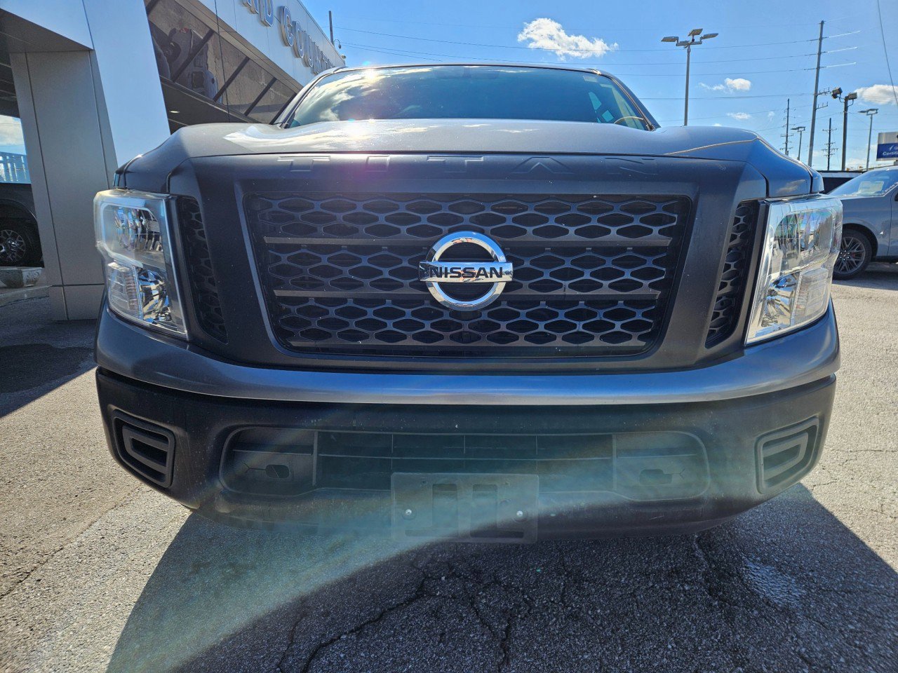 Used 2018 Nissan Titan S w/ S Utility Package image 9