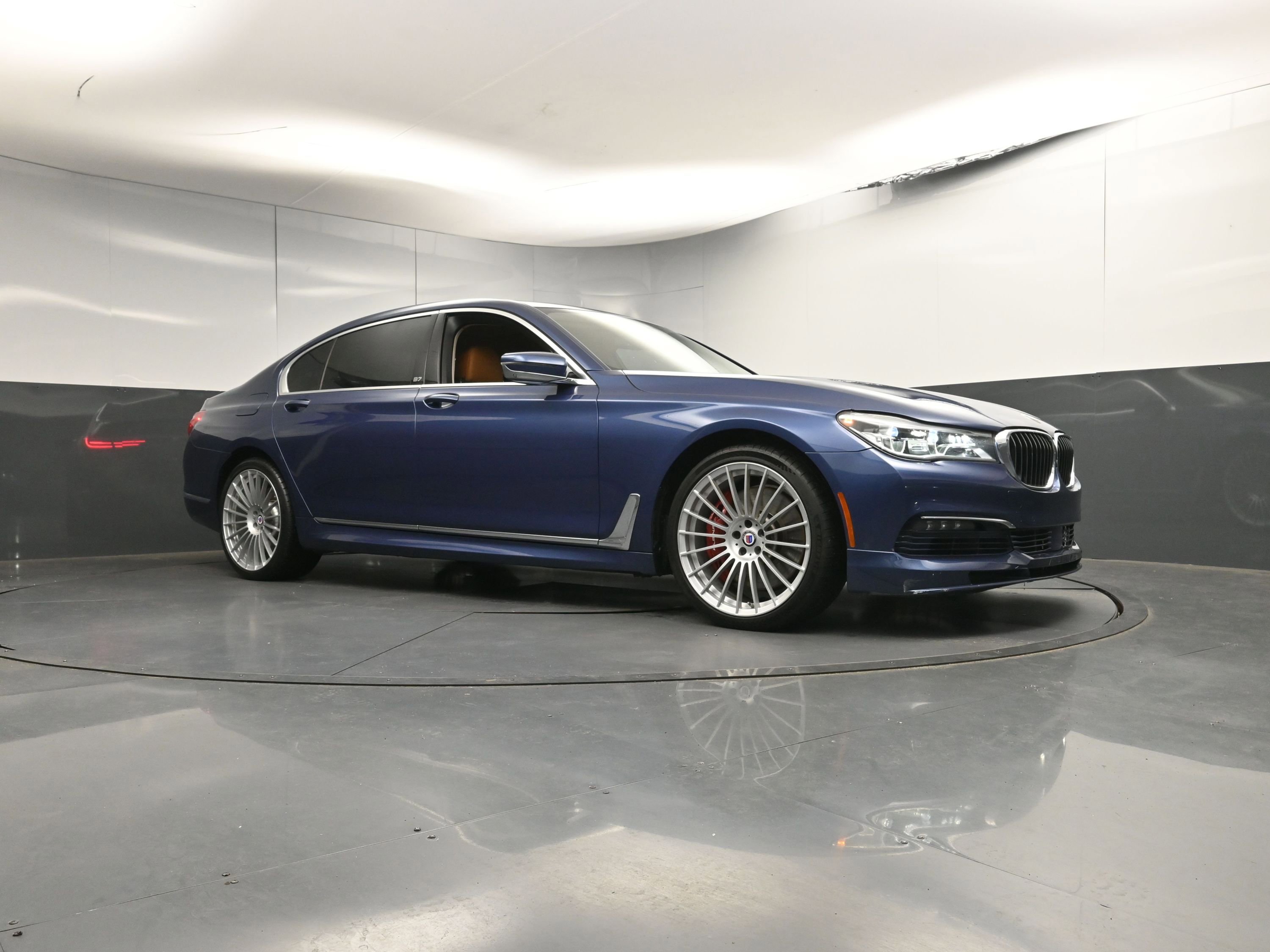 Used 2017 BMW 750i xDrive image 31