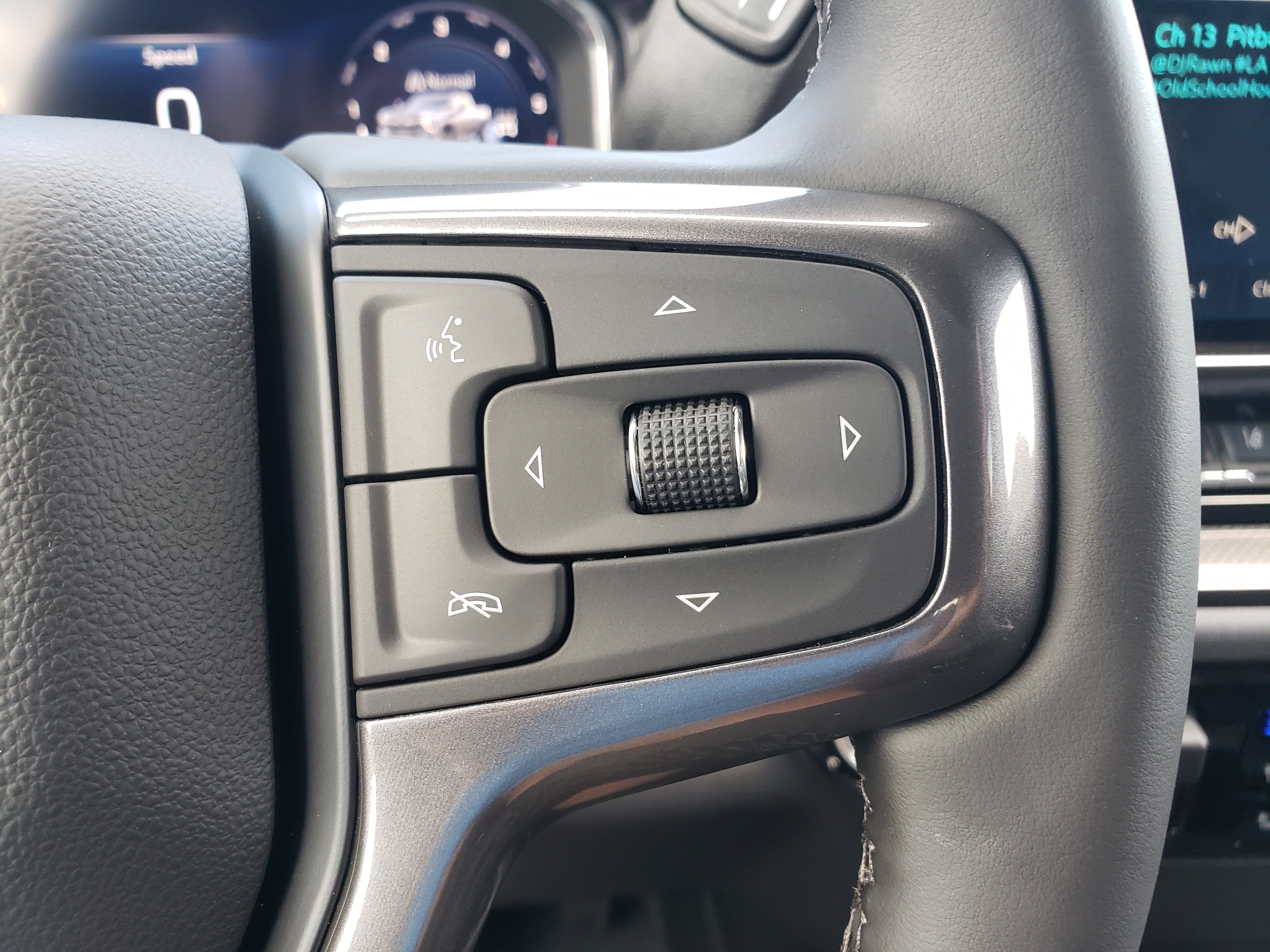 New 2026 Chevrolet Silverado 2500 ZR2 w/ LPO, Dark Essentials Package AWD/4WD image 17