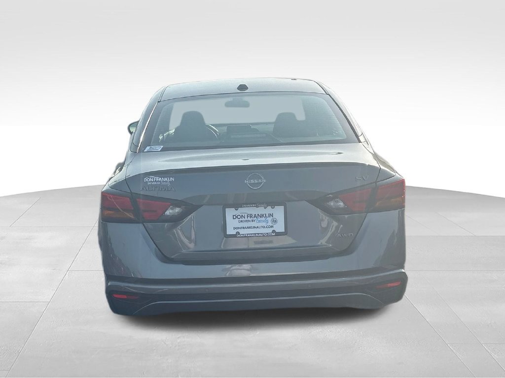 Used 2024 Nissan Altima 2.5 SV AWD/4WD image 5