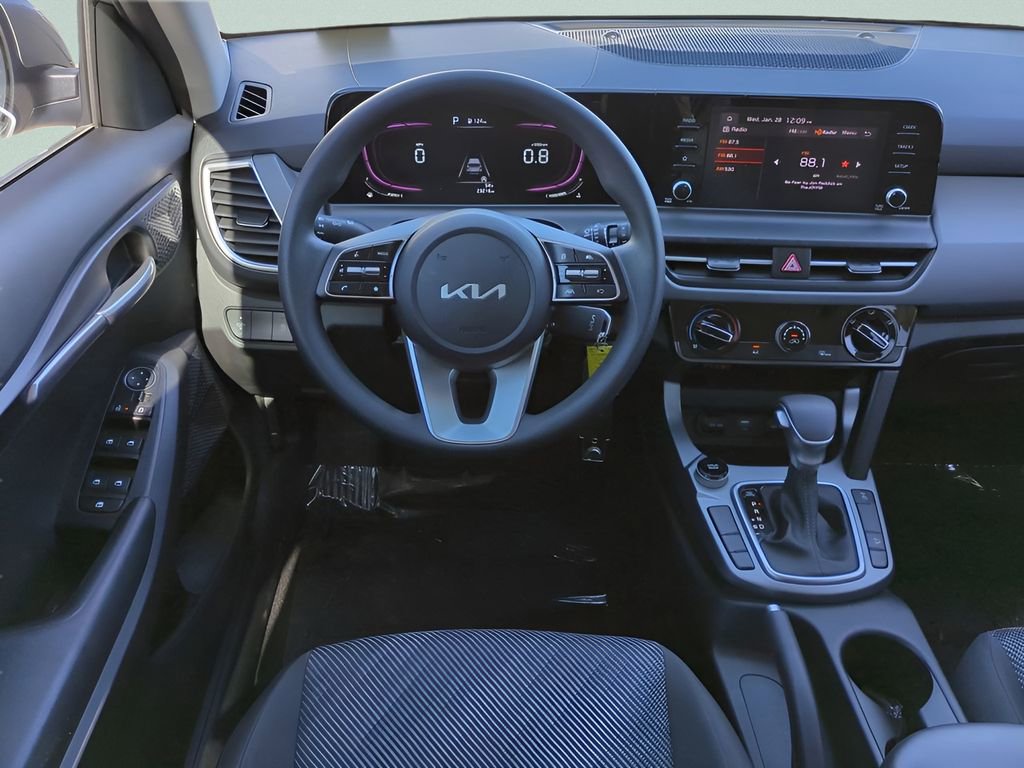 Used 2024 Kia Seltos LX image 16