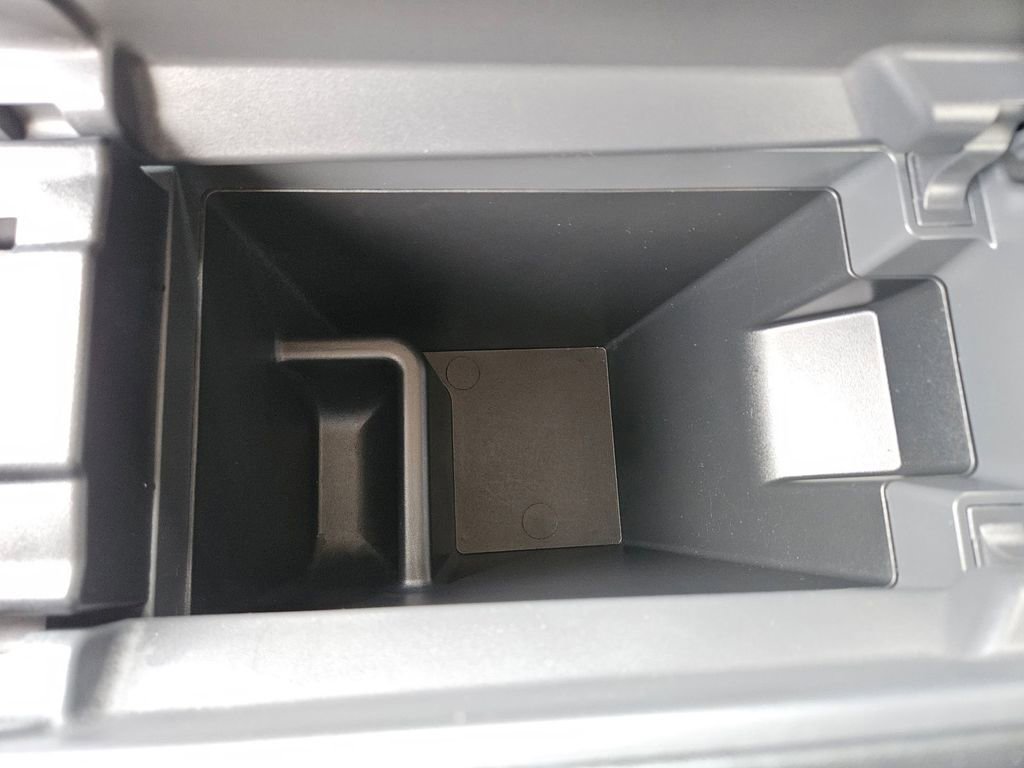 Used 2023 Nissan Rogue S AWD/4WD image 29