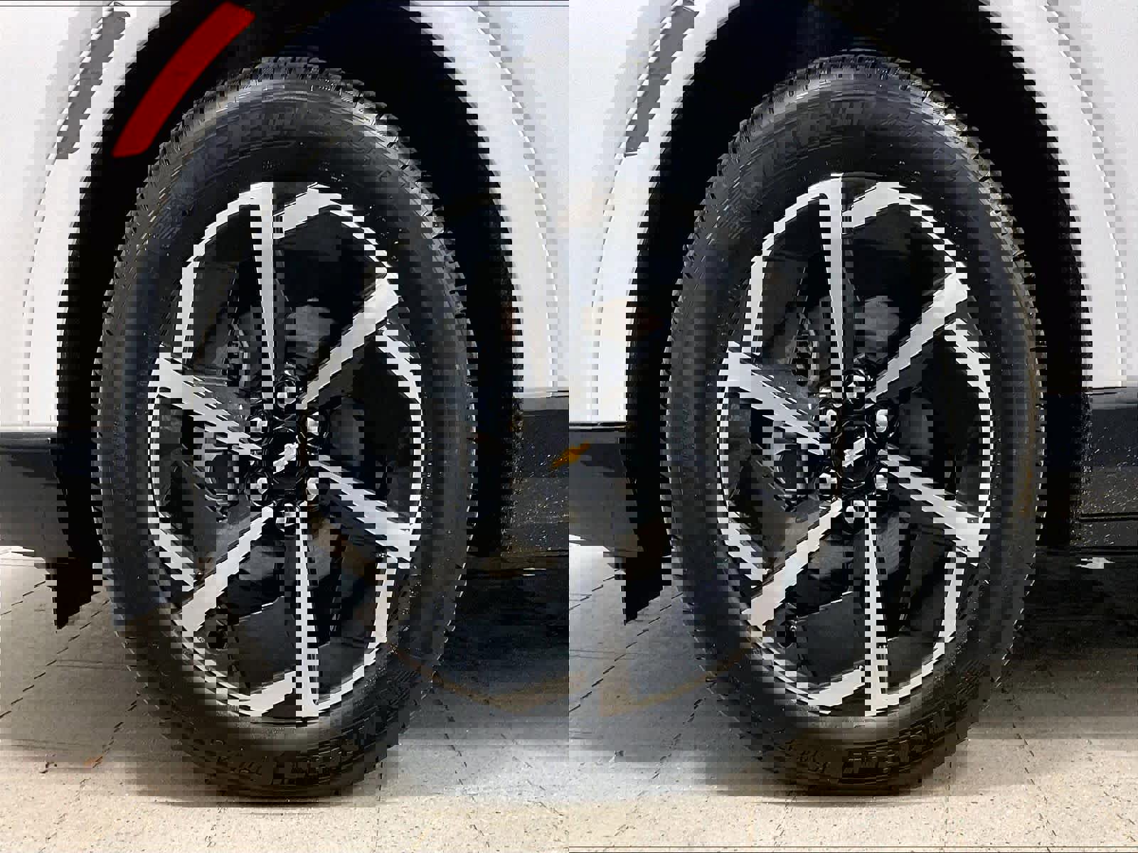 Used 2025 Chevrolet Equinox EV LT image 7