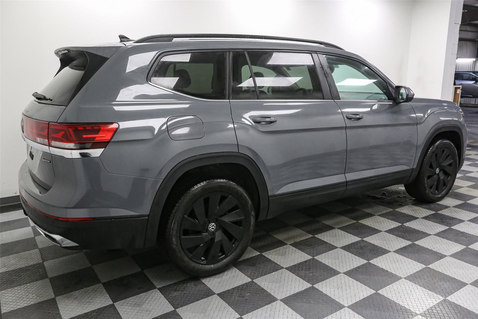 New 2026 Volkswagen Atlas SE image 8