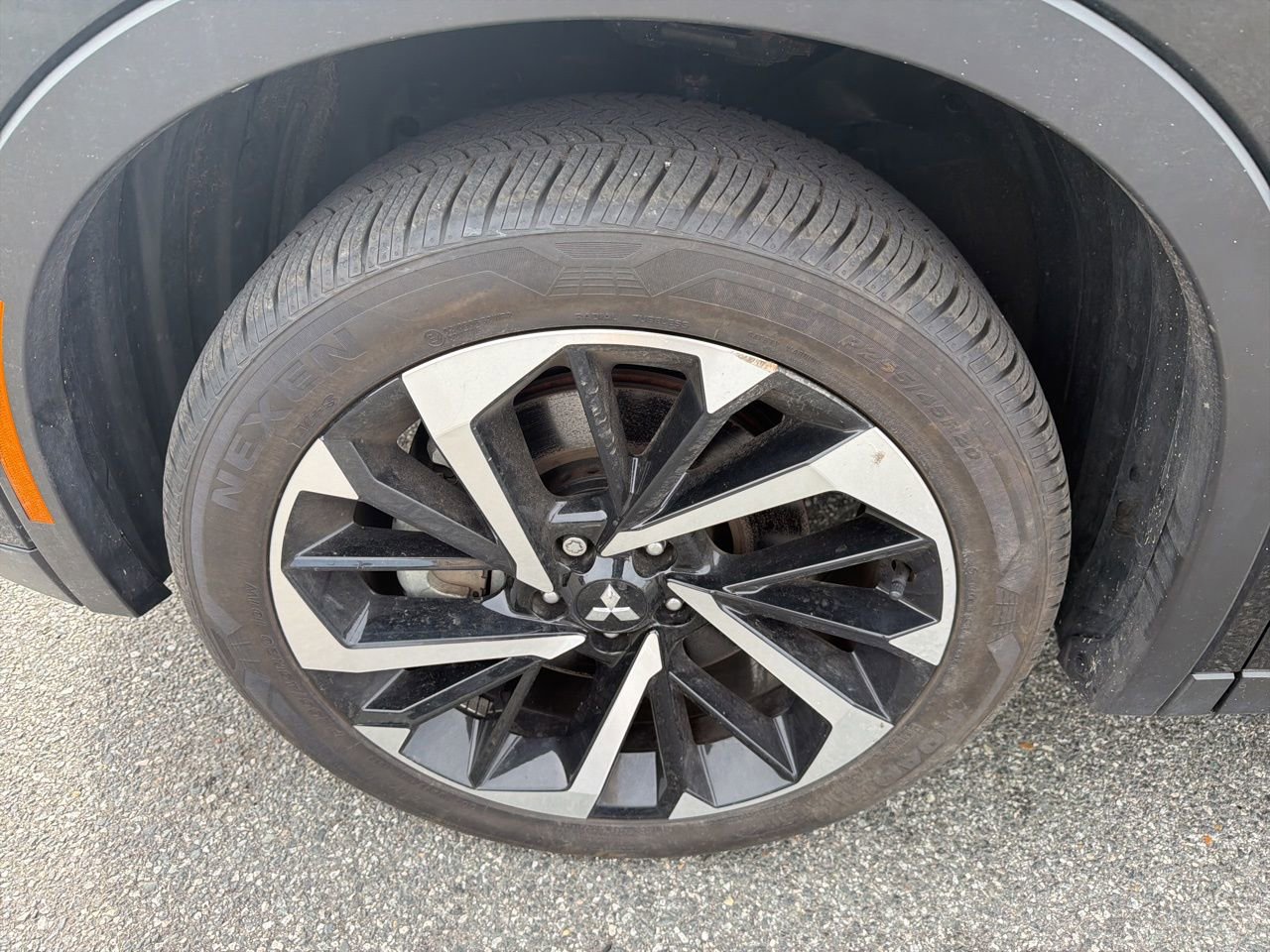 Used 2024 Mitsubishi Outlander SE AWD/4WD image 11