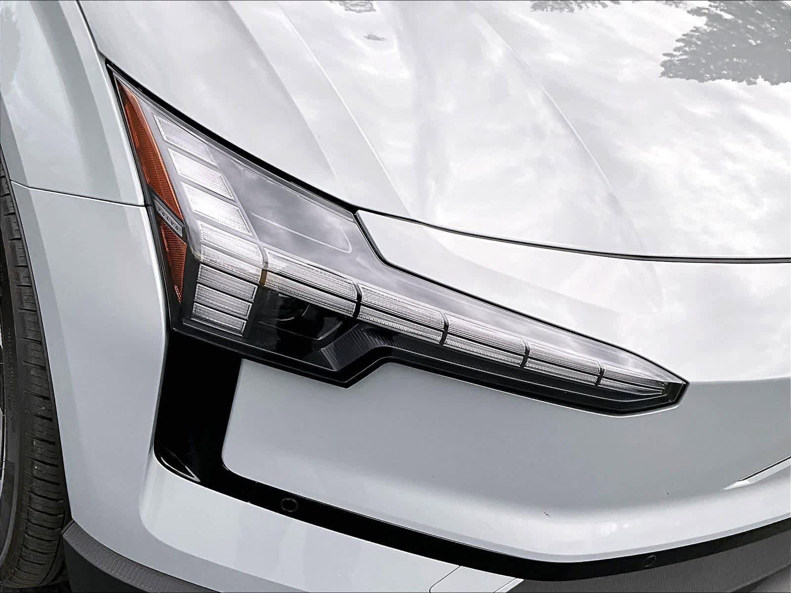 New 2026 Volvo EX30 Plus w/ Climate Package image 32