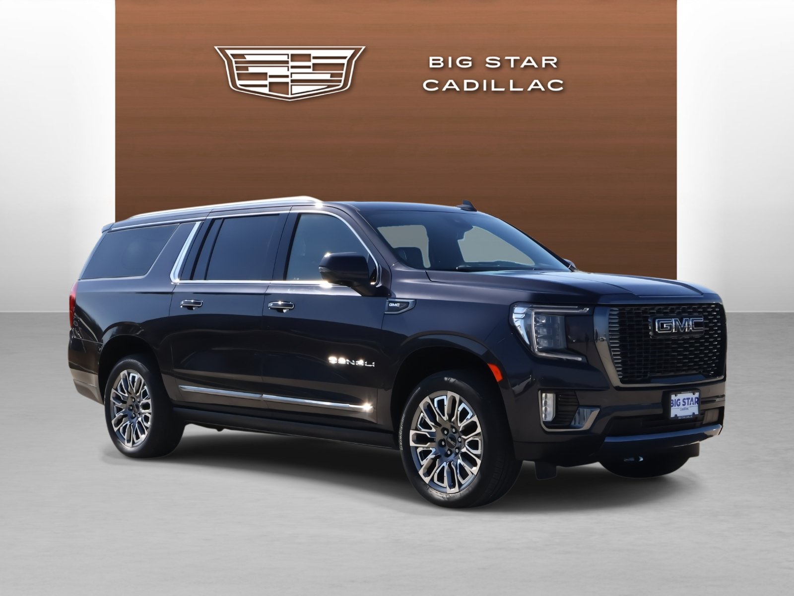 Used 2024 GMC Yukon XL Denali Ultimate AWD/4WD image 7
