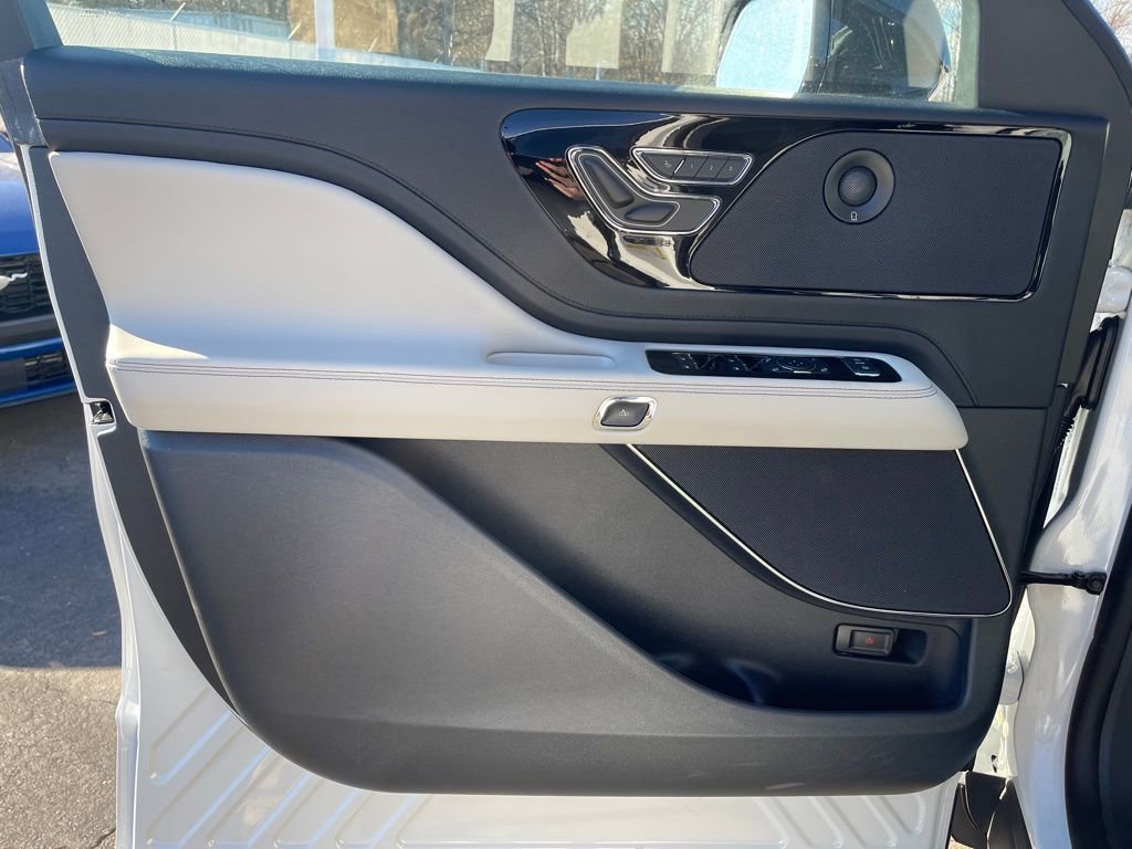 New 2026 Lincoln Aviator Reserve w/ Illumination Package image 17