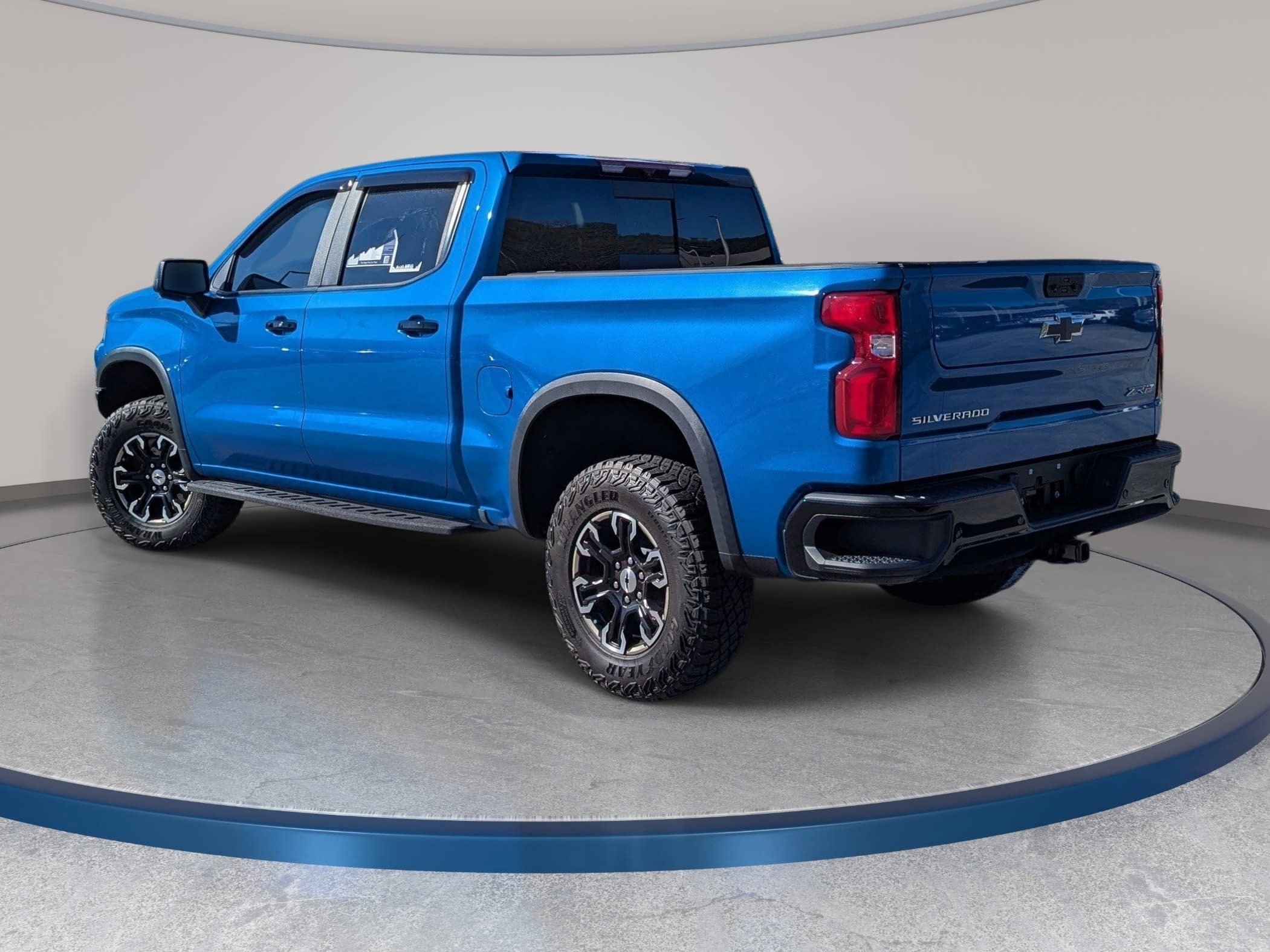 Used 2023 Chevrolet Silverado 1500 ZR2 AWD/4WD image 7