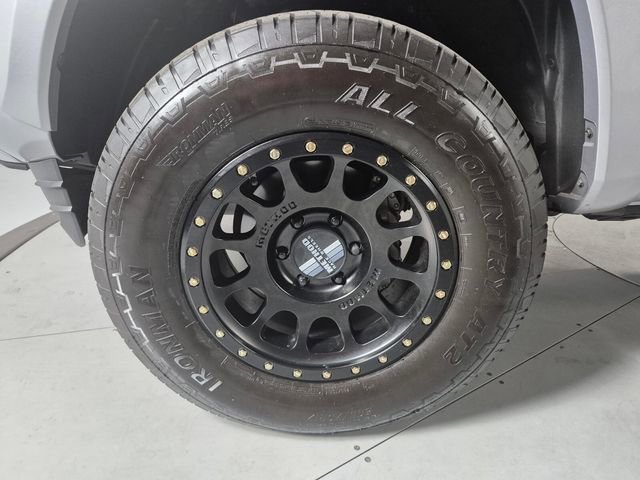 Certified 2019 Toyota Tacoma SR5 AWD/4WD image 10