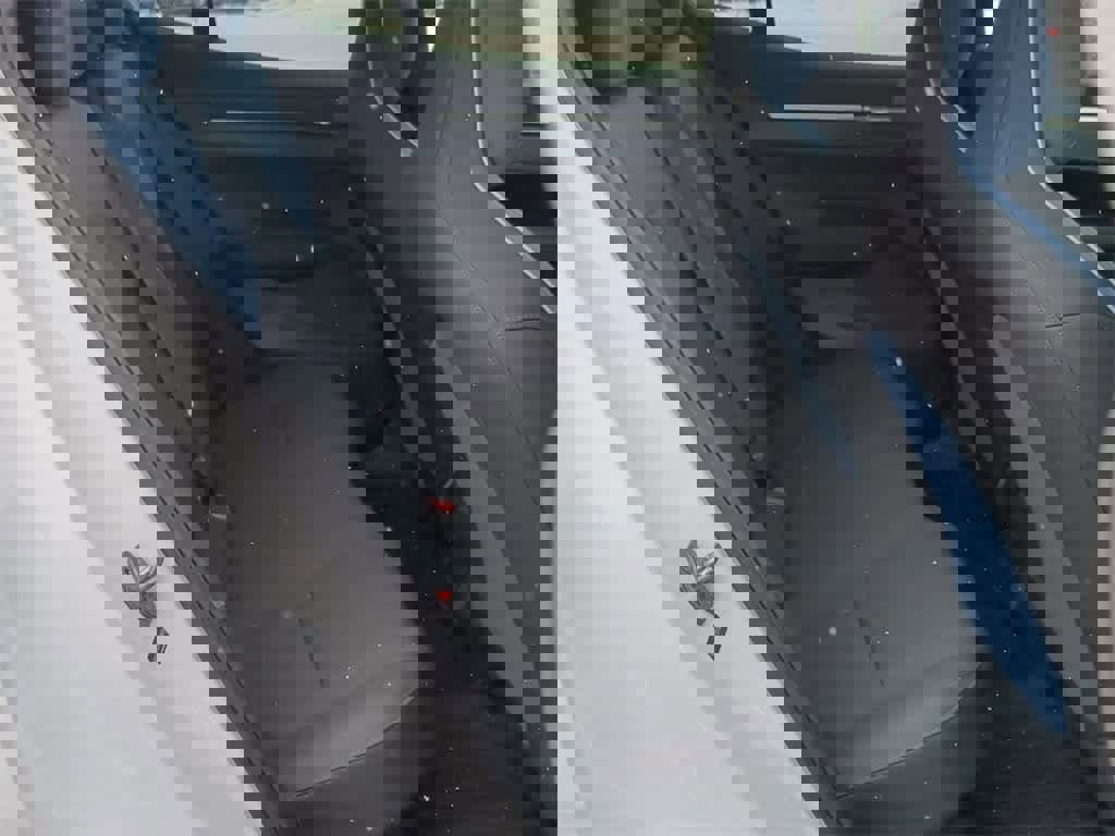 Certified 2025 Volvo EX30 Plus w/ Protection Package Premier image 19