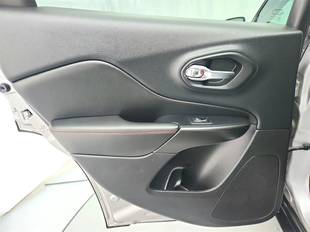 Used 2019 Jeep Cherokee Trailhawk w/ Comfort & Convenience Group image 22