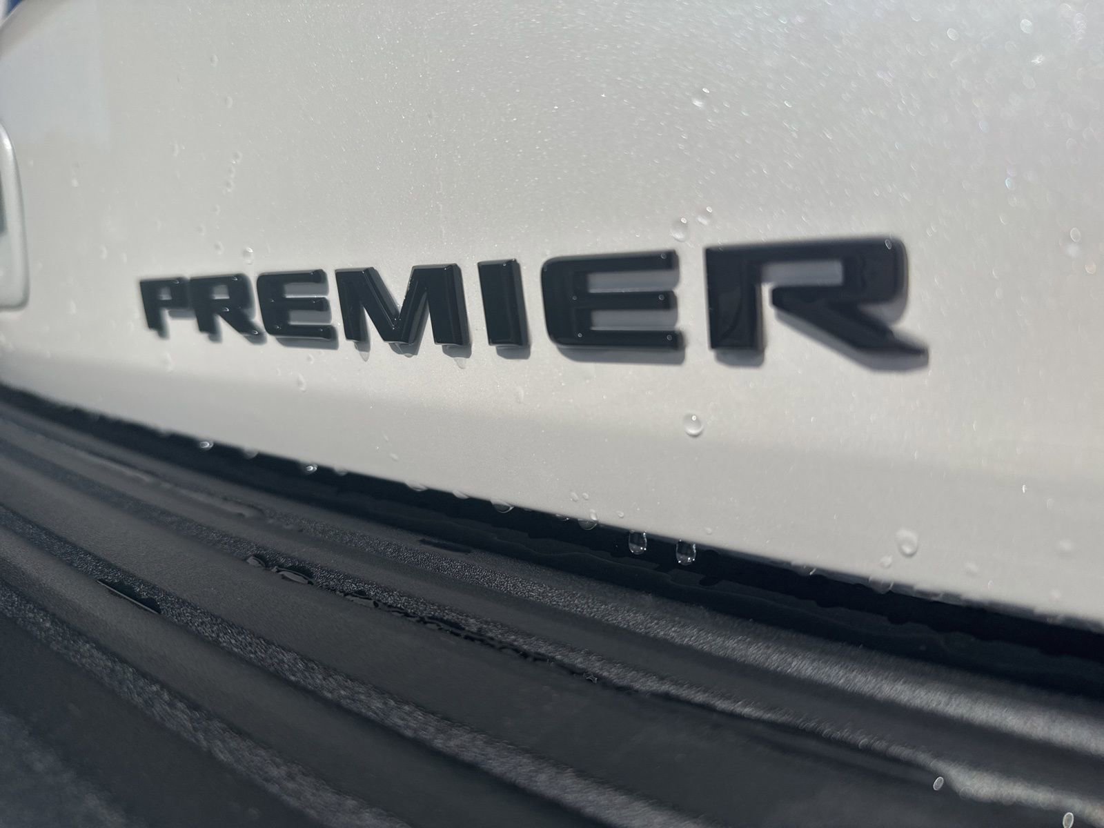 New 2025 Chevrolet Suburban Premier image 7