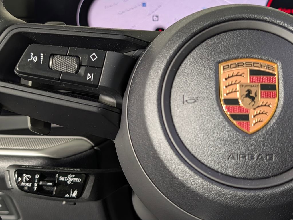 Certified 2025 Porsche Cayenne Coupe image 38