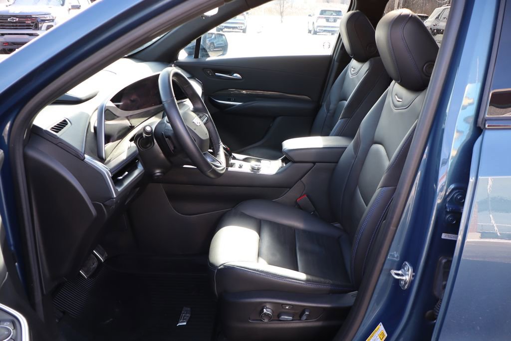 Used 2024 Cadillac XT4 Sport image 11