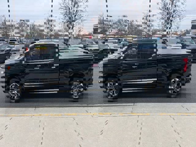 Used 2022 Chevrolet Silverado 1500 High Country w/ Technology Package image 4