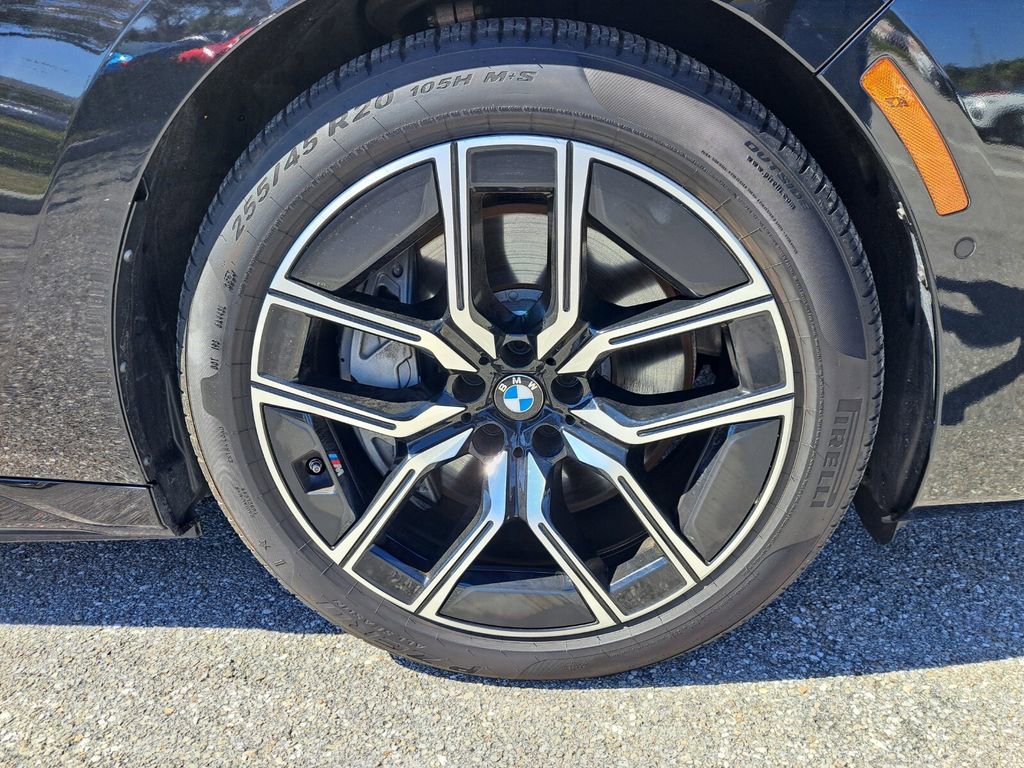 Used 2024 BMW 750e xDrive image 11