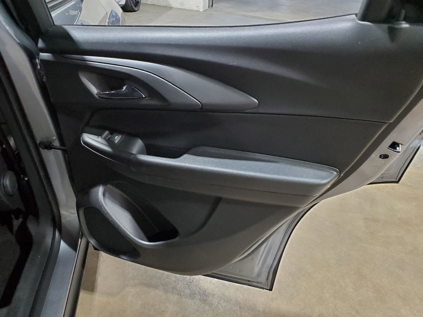 Used 2023 Chevrolet TrailBlazer RS w/ Sun and Liftgate Package image 23