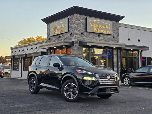 Used 2024 Nissan Rogue SV